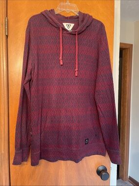 VISSLA Men's Burgundy & Navy Patterned Hoodie